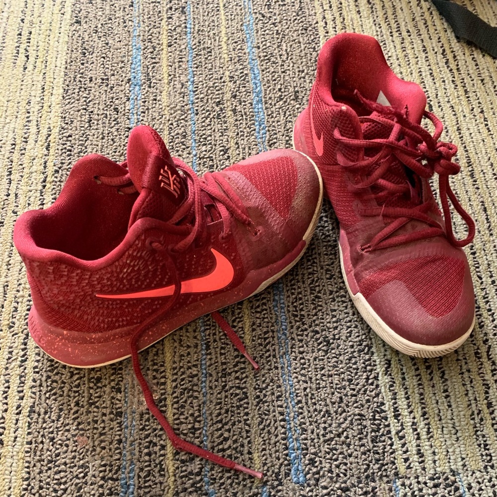 Nike Kyrie Irving size 2.5
